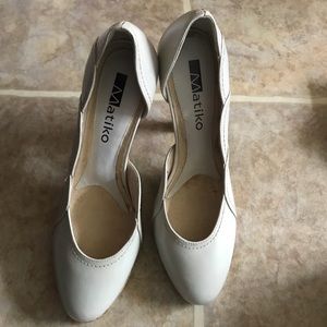 Marino Nicole pumps heels neutral white leather 8